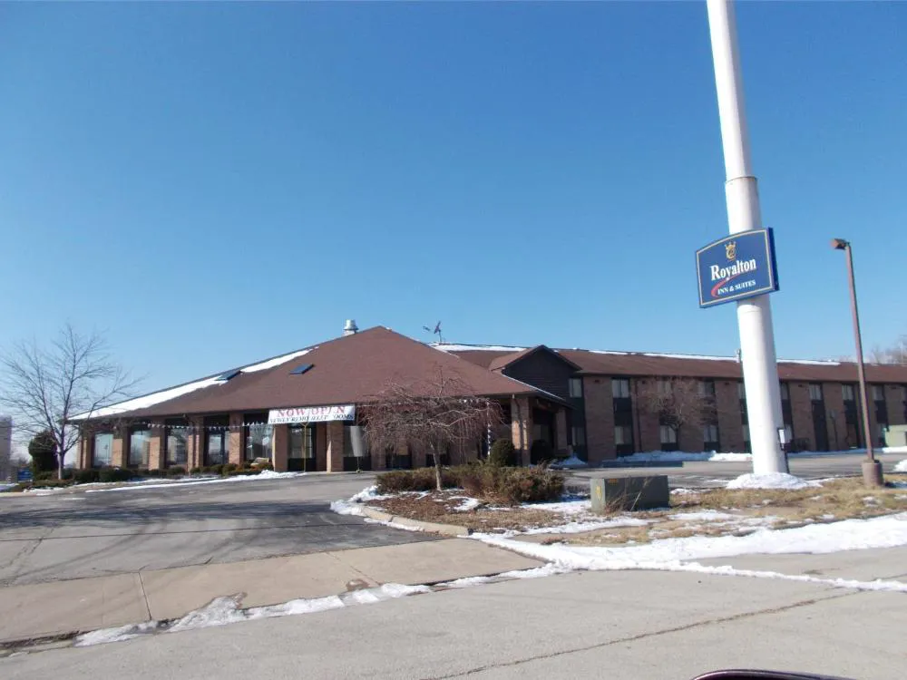 Royalton Inn and Suites Wilmington hotel hero