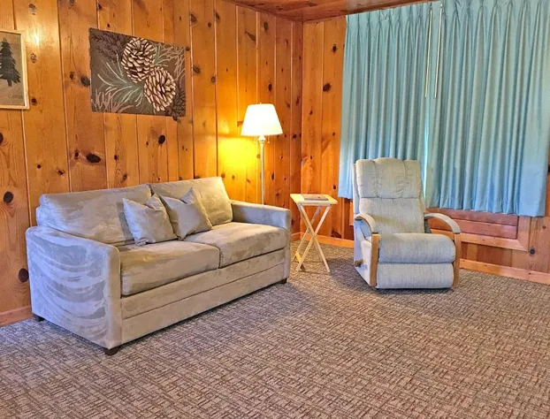 Park Motel and Cabins hotel detail image 1