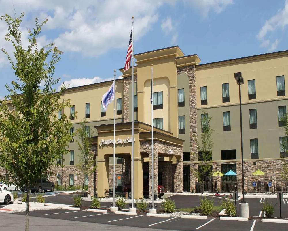 Hampton Inn & Suites Stroudsburg Pocono Mountains hotel hero