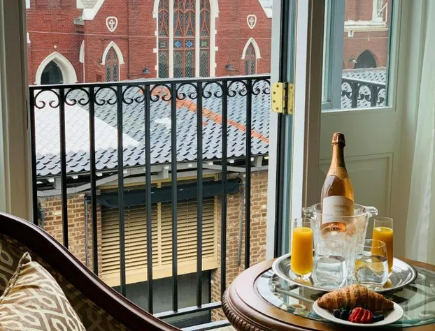 Market Pavilion Hotel hotel detail image 1