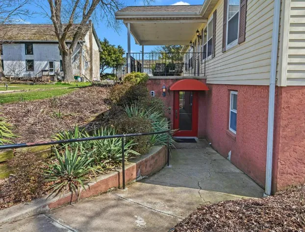 After Eight Bed and Breakfast hotel detail image 2