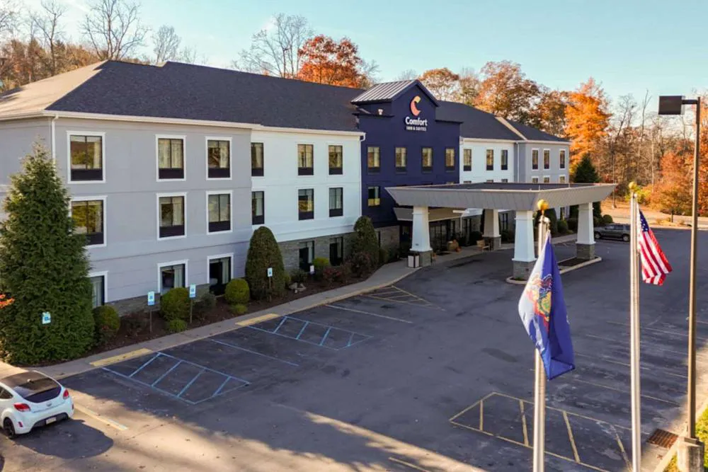 Comfort Inn & Suites Tunkhannock hotel hero