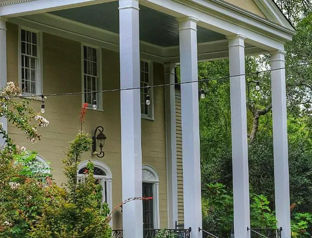 Clevedale Historic Inn and Gardens hotel detail image 1