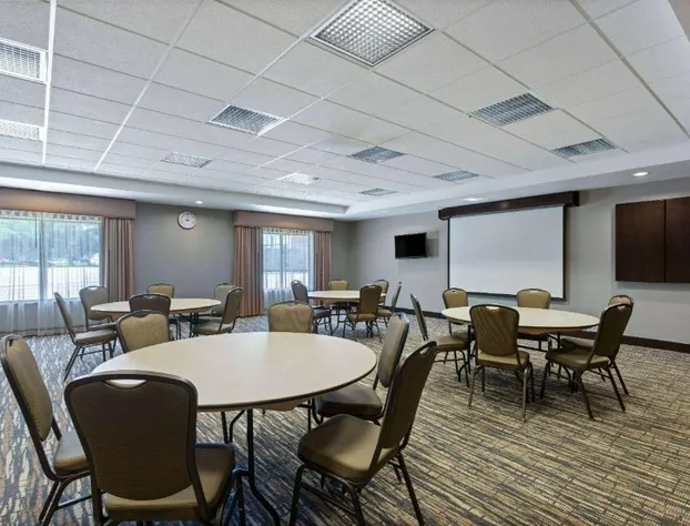 La Quinta Inn & Suites by Wyndham Sioux Falls hotel detail image 2