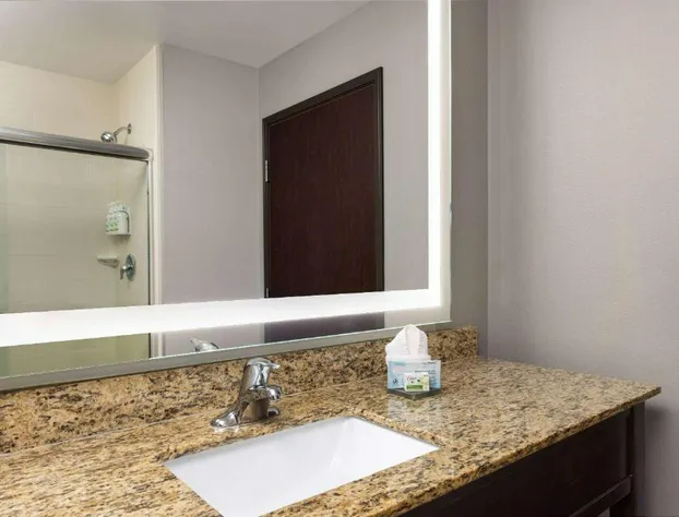 La Quinta Inn & Suites by Wyndham Sioux Falls hotel detail image 4