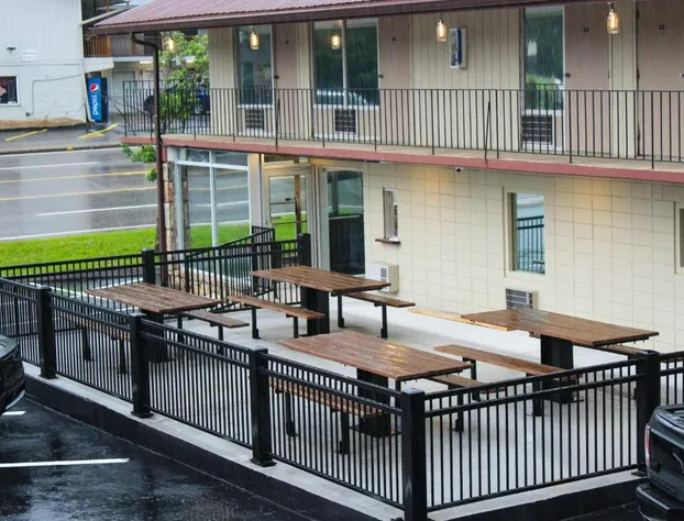 Sleepy Bear Motel hotel detail image 2