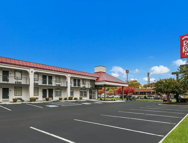 Red Roof Inn Knoxville North - Merchants Drive hotel detail image 1
