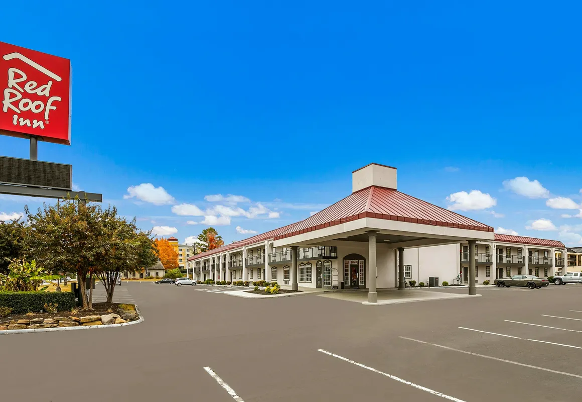 Red Roof Inn Knoxville North - Merchants Drive hotel hero