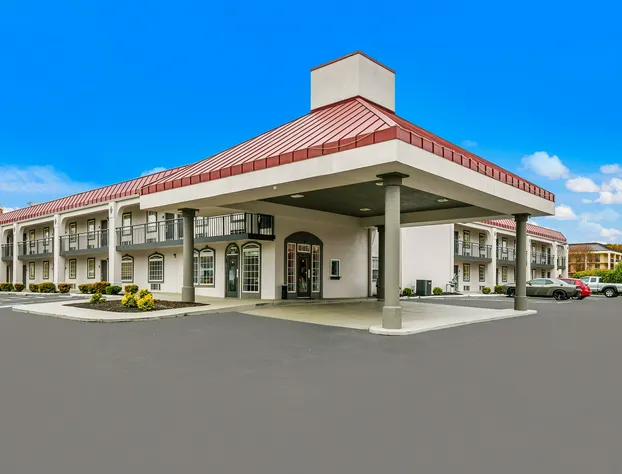 Red Roof Inn Knoxville North - Merchants Drive hotel detail image 1