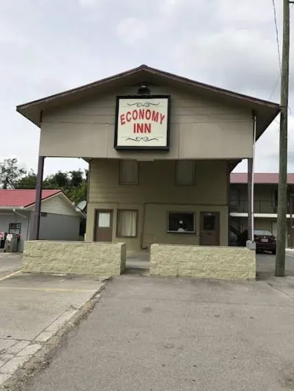 Economy Inn hotel hero