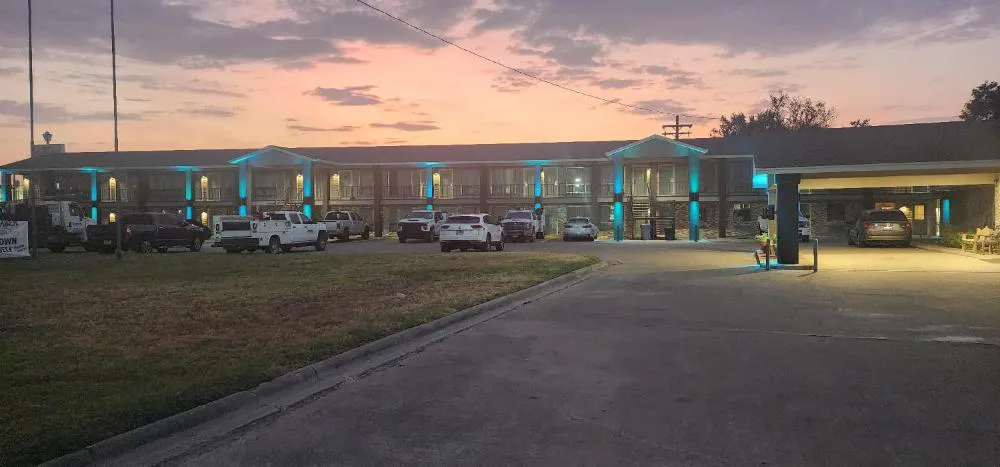 The Surrey Inn hotel hero