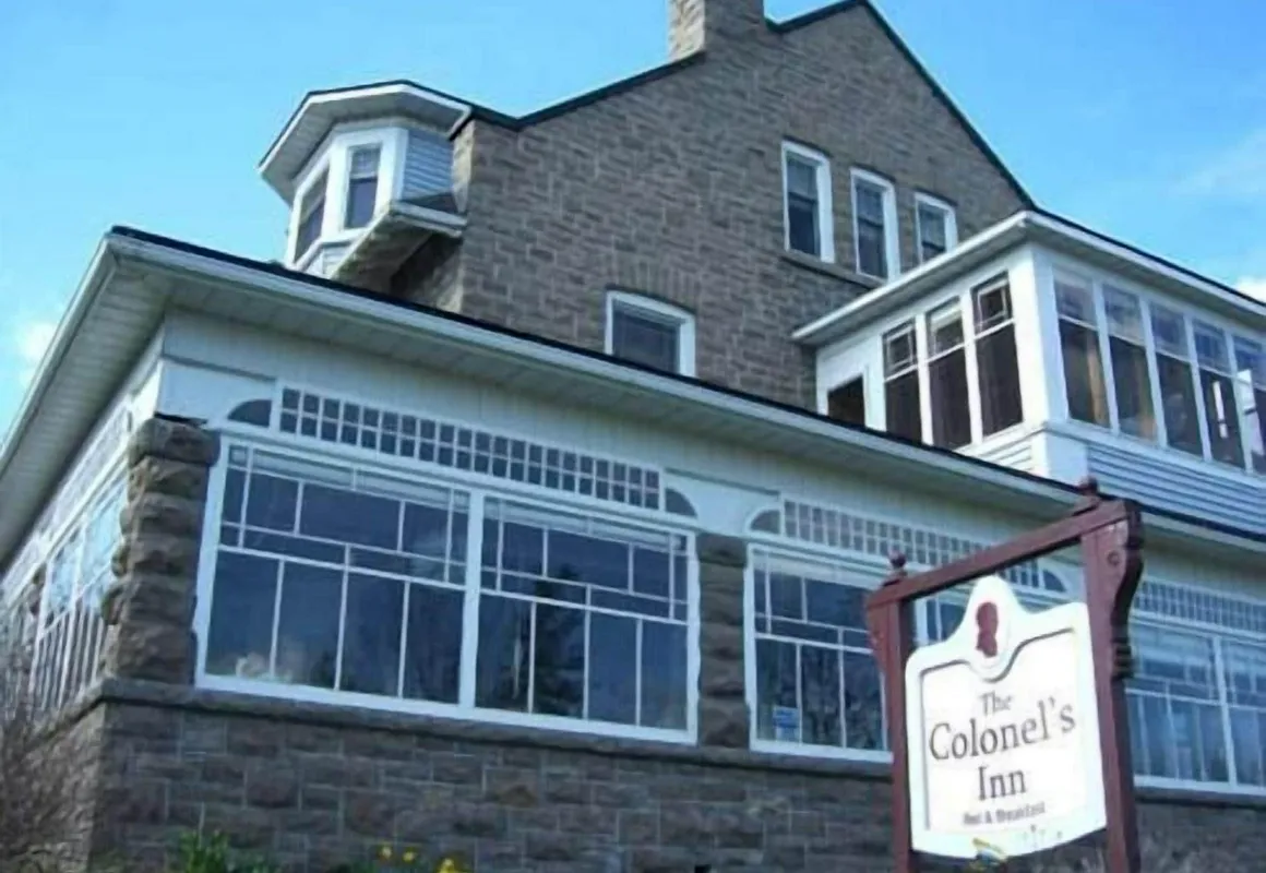 The Colonel's Inn hotel hero