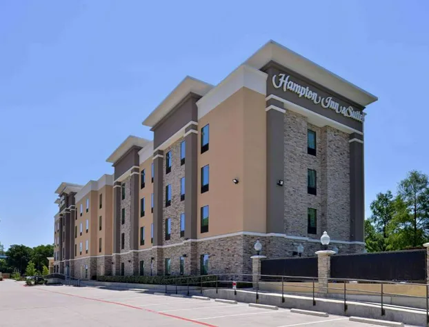 Hampton Inn & Suites Dallas Market Center hotel detail image 4