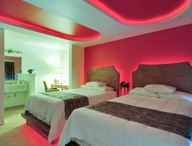 Romantic Inn & Suites hotel detail image 4