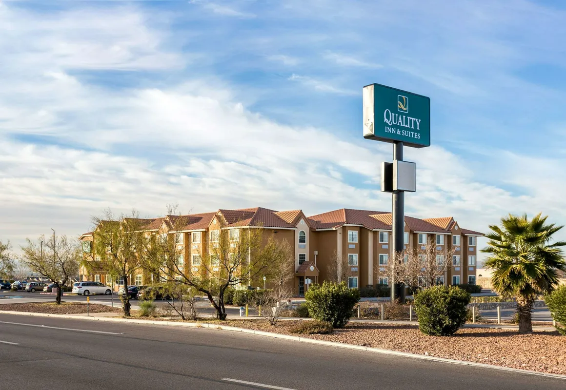 Quality Inn & Suites El Paso I-10 hotel hero