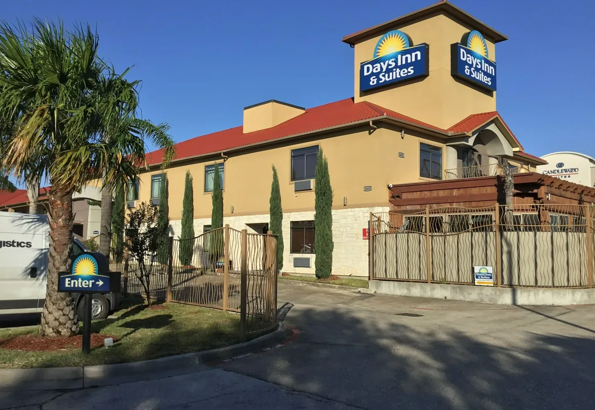 Days Inn & Suites by Wyndham Houston North-Spring hotel hero