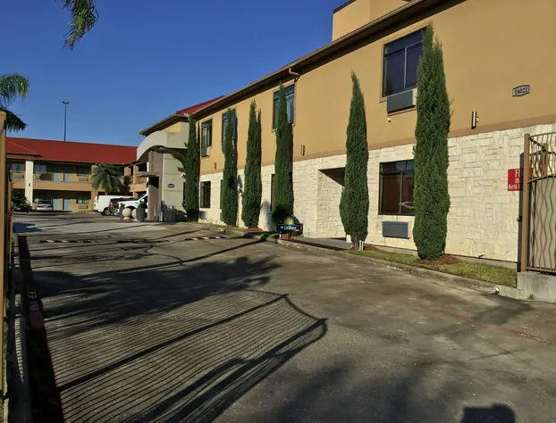 Days Inn & Suites by Wyndham Houston North-Spring hotel detail image 1