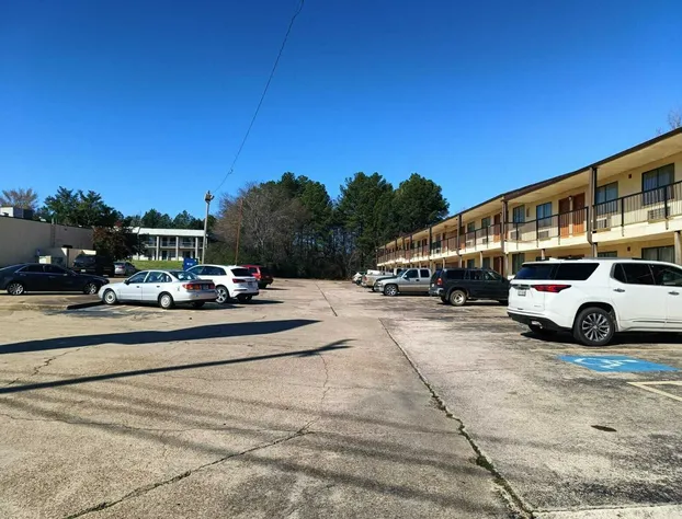 Executive Inn by OYO Kilgore North hotel detail image 2