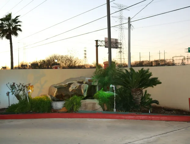 Scottish Inns & Suites IAH Airport-Beltway 8 hotel detail image 1