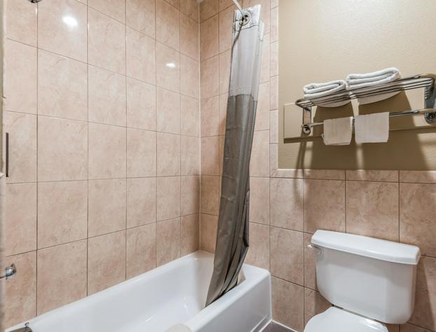 Scottish Inns & Suites IAH Airport-Beltway 8 hotel detail image 1