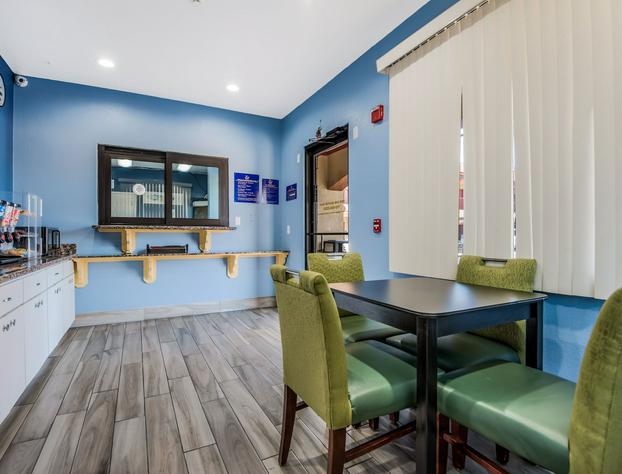 Scottish Inns & Suites IAH Airport-Beltway 8 hotel detail image 4