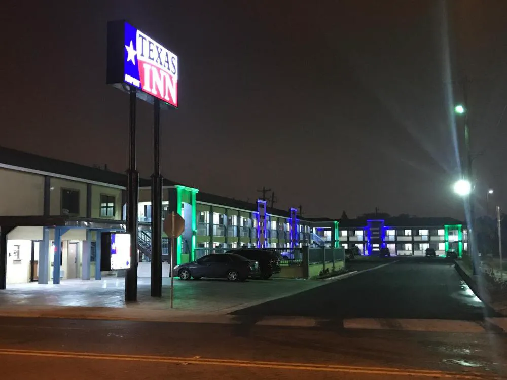 Texas Inn Airport McAllen hotel hero