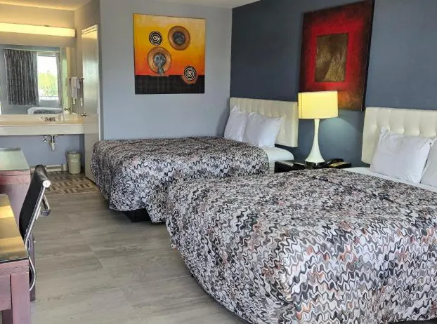 Deluxe Inn Airport hotel detail image 1