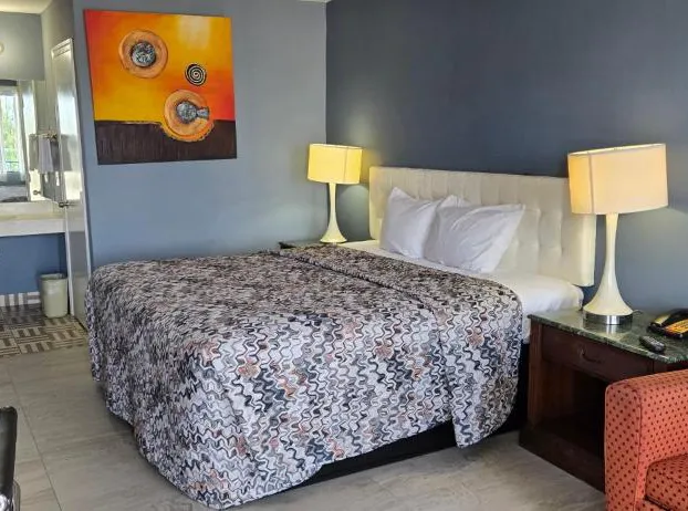 Deluxe Inn Airport hotel detail image 3