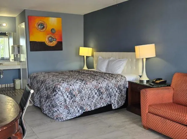 Deluxe Inn Airport hotel detail image 4