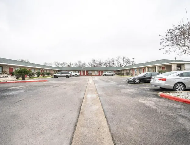 OYO Hotel San Antonio near AT&T Center hotel detail image 1