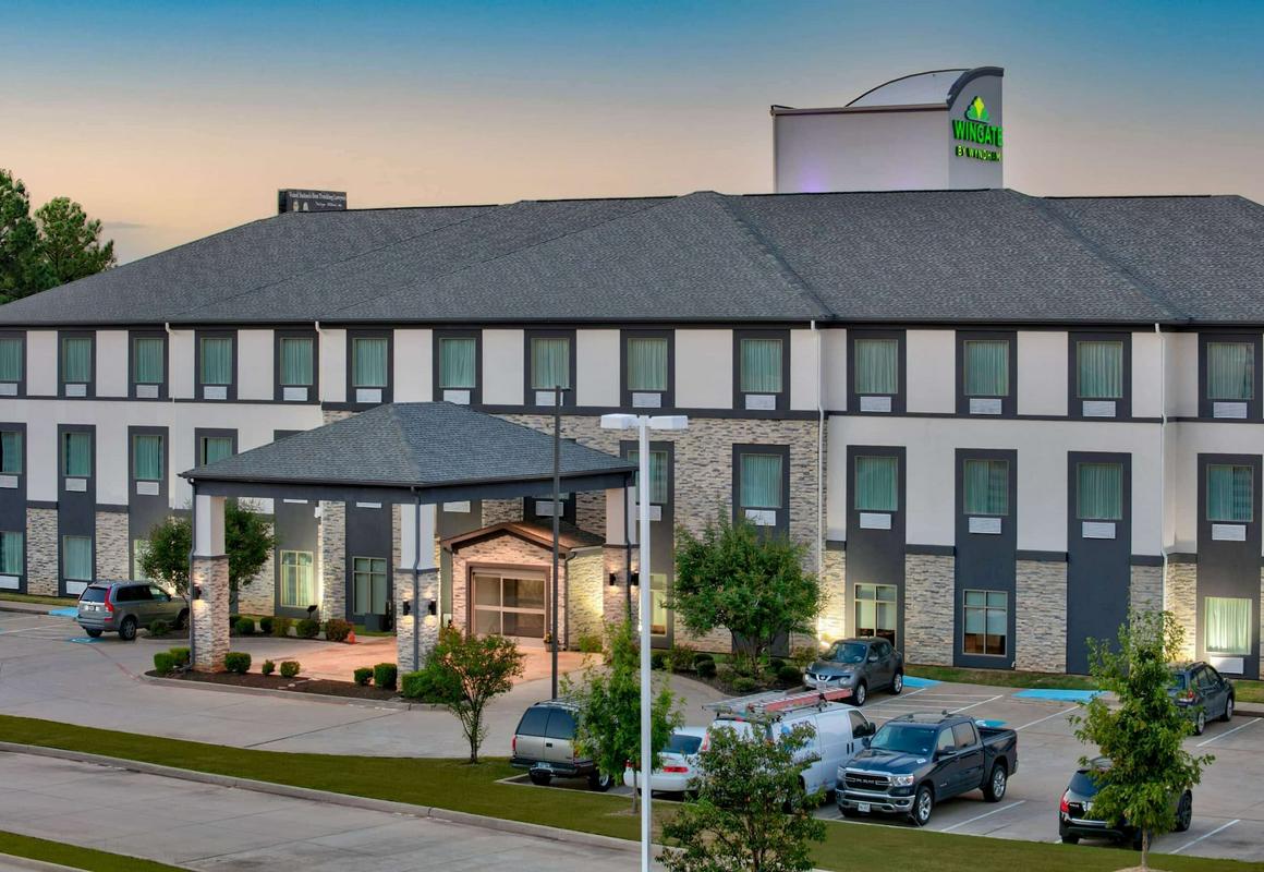 Wingate by Wyndham Longview North hotel hero