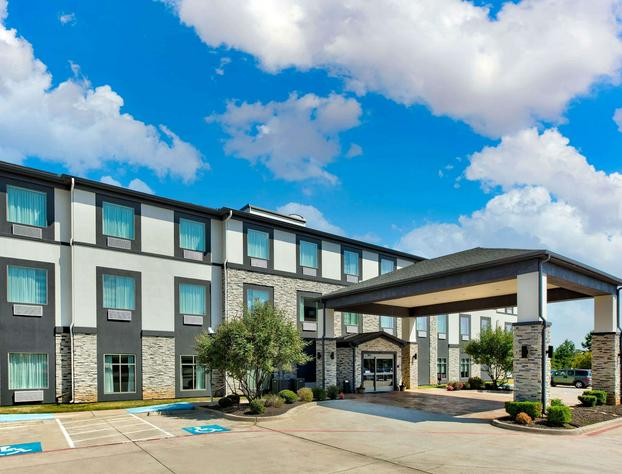 Wingate by Wyndham Longview North hotel detail image 1