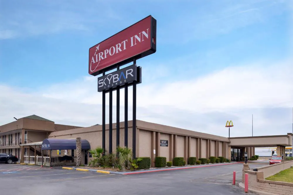 Airport Inn hotel hero