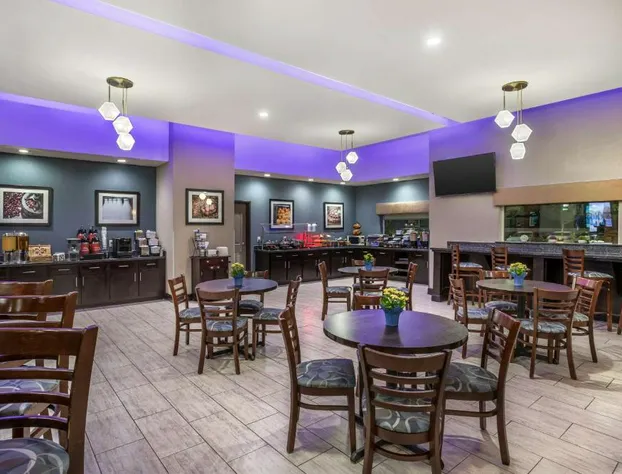 Best Western Plus Lake Jackson Inn & Suites hotel detail image 1