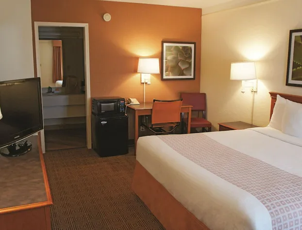 Baymont by Wyndham San Antonio South Park hotel detail image 3