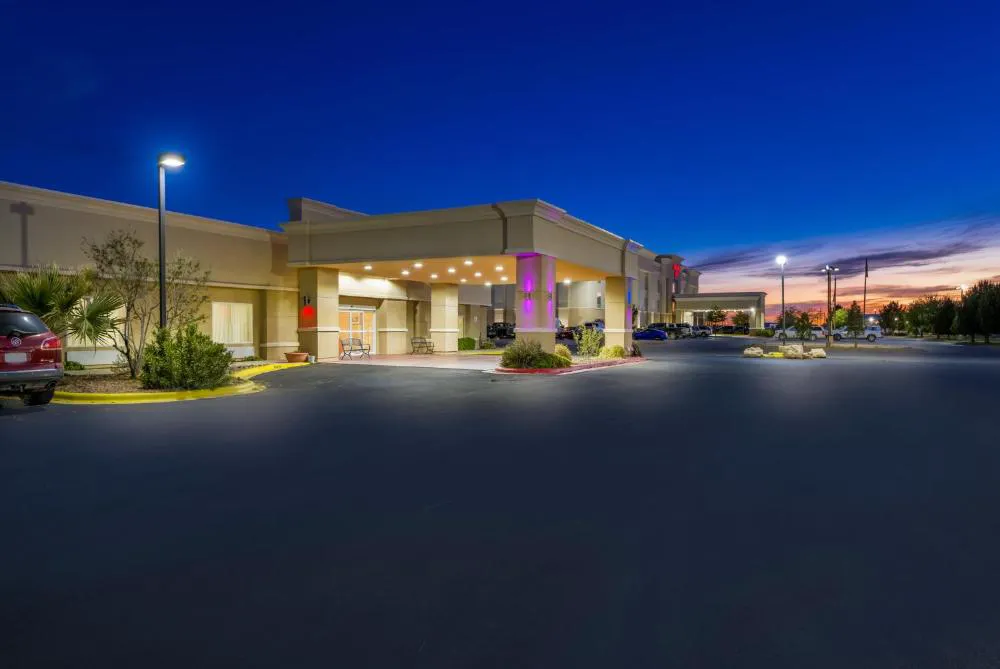 Red Roof Inn Pecos hotel hero