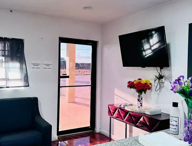 OYO Garden Inn and Suites Pearsall I-35 East hotel detail image 4