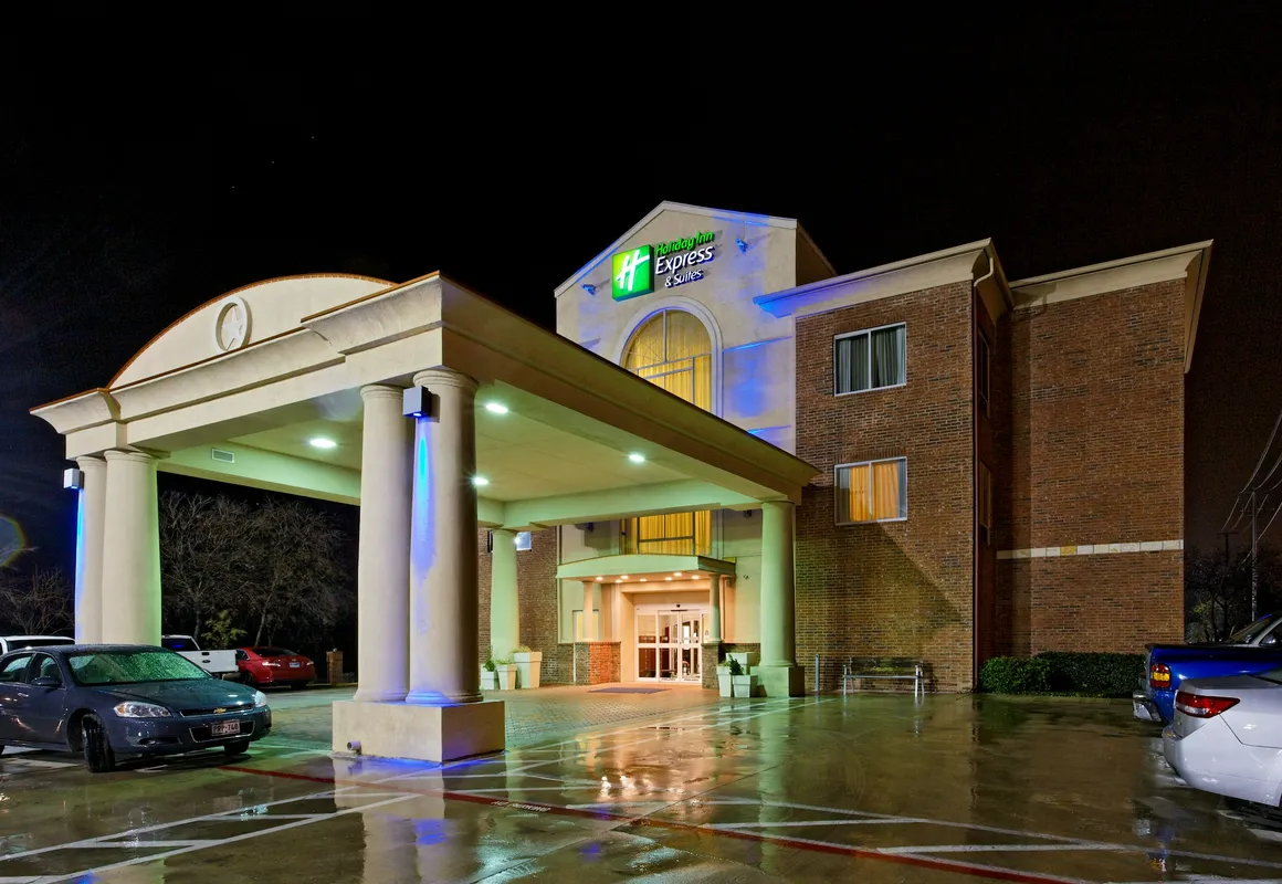 Holiday Inn Express Hotel & Suites San Antonio by IHG hotel hero