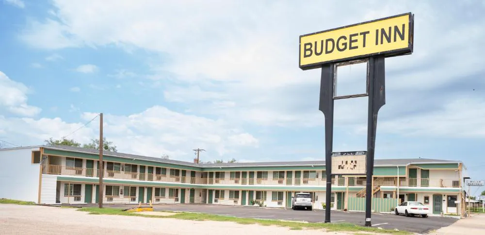 Budget Inn hotel hero