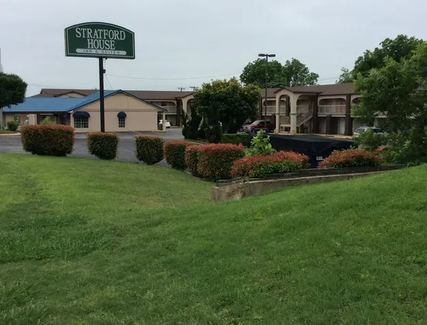 Stratford House Inn and Suites hotel detail image 1