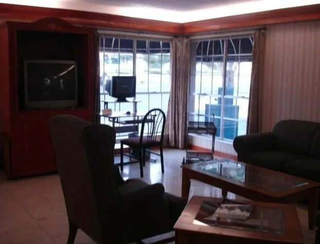 Stratford House Inn and Suites hotel detail image 2