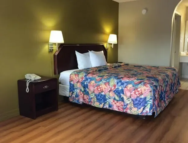 Stratford House Inn and Suites hotel detail image 4