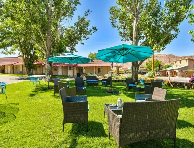 Adventure Inn & Motel hotel detail image 2