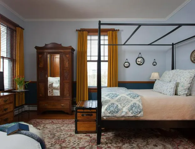 Lang House On Main Street hotel detail image 3