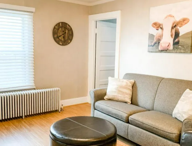 Knotty Pine hotel detail image 1