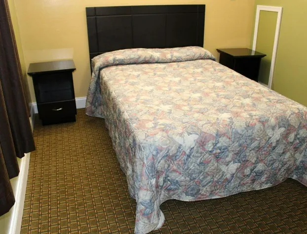 Crown Inn Motel hotel detail image 1