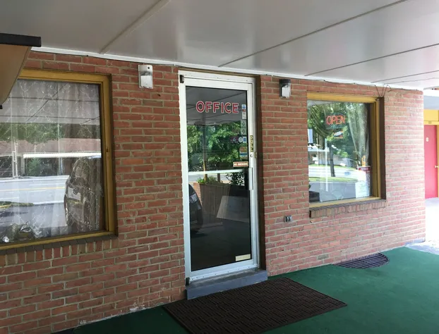 Royal Inn Motel hotel detail image 4