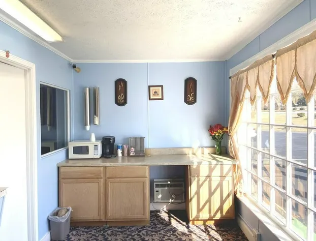 Economy Inn hotel detail image 4