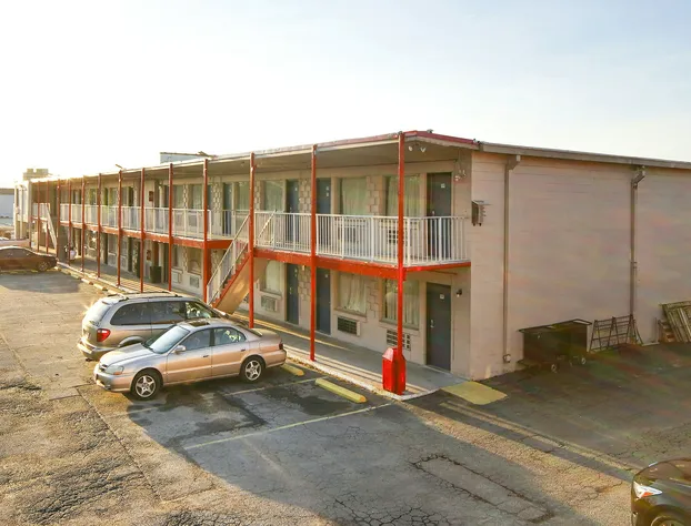 OYO Hotel Petersburg VA I-95 & E Washington St hotel detail image 1