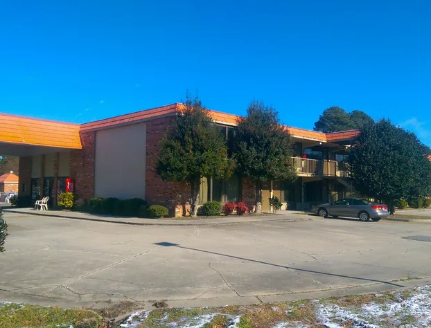 Family Inns of America Williamsburg hotel detail image 1